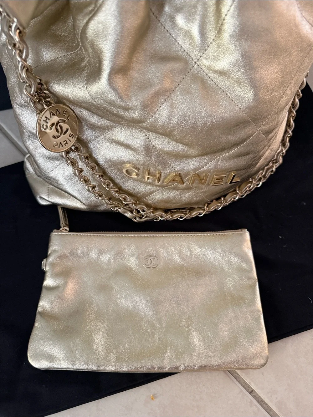 CHANEL 2022 🦄 Metallic Gold Quilted Drawstring Shoulder Bag with Chain